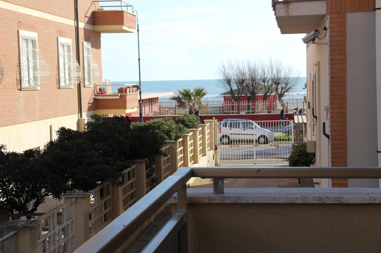 Appartamento Via Dei Fabbri Navali Lido di Ostia Eksteriør billede